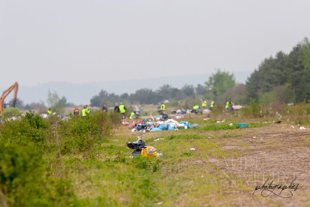 L'après Teknival, l'heure du nettoyage